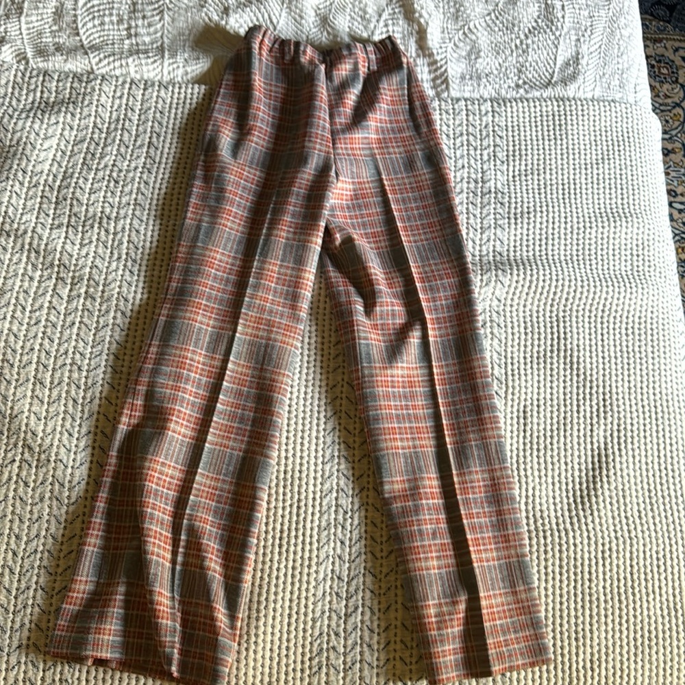 Women’s plaid trousers. 1970s vintage